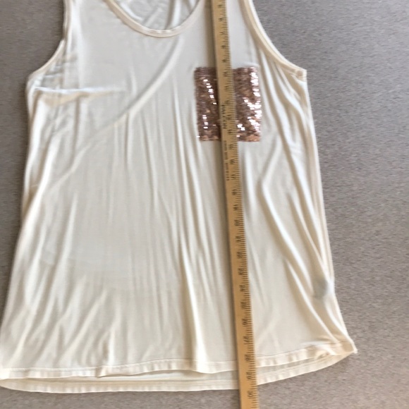 NWT POL cream tank with sequin pocket - Picture 5 of 5